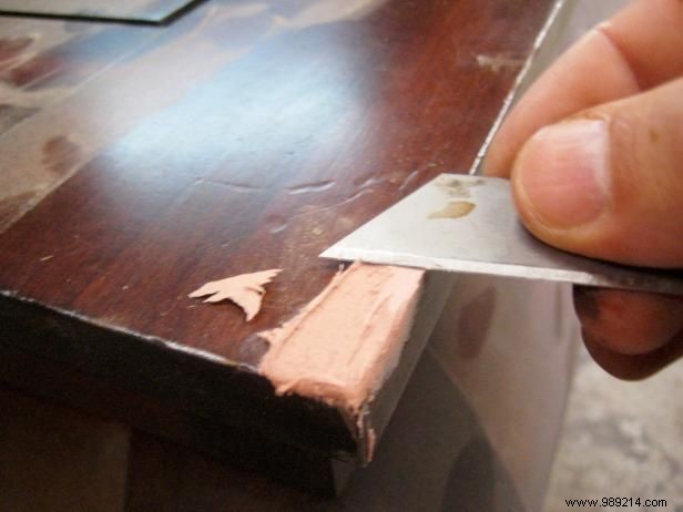 How to paint and stencil an old wooden table