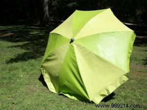 How to paint a watermelon pattern on an outdoor umbrella