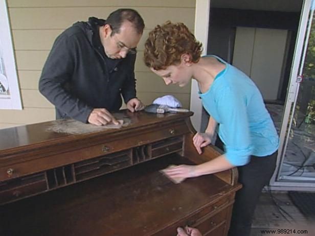 How to paint a desk on wheels