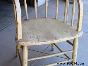 How to paint wooden furniture with an aged look