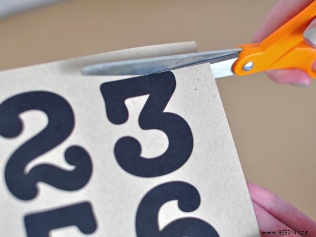 How to paint numbers on glass bottles