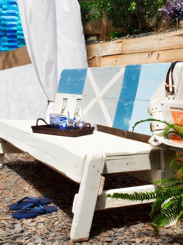 How to paint nautical flags on a bench