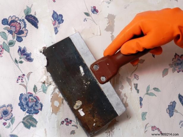 How to remove wallpaper using solvents or steam