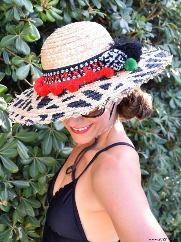 How to turn a plain wicker hat into a sun hat with bling