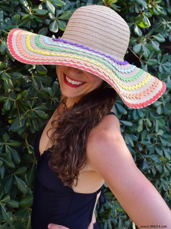 How to turn a plain wicker hat into a sun hat with bling