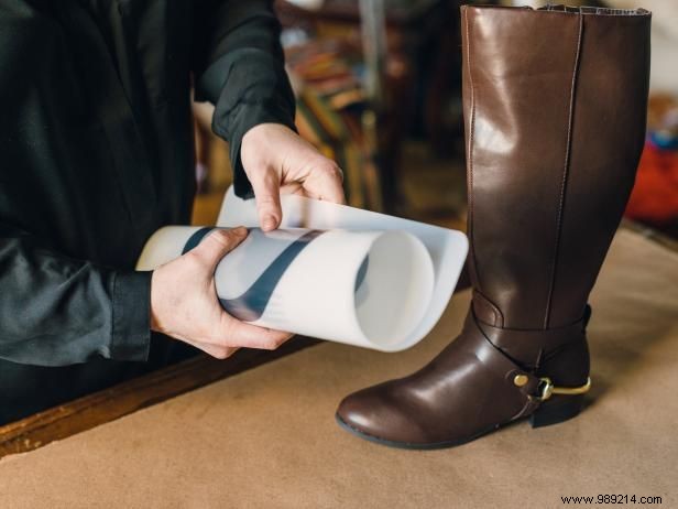 How to turn riding boots into flower vases