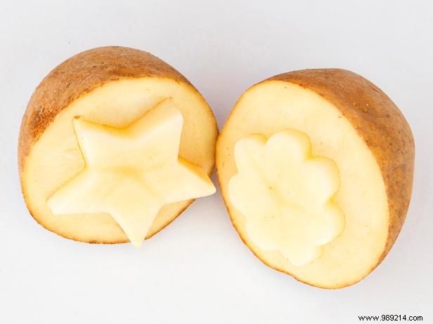 How to use a potato to make greeting cards