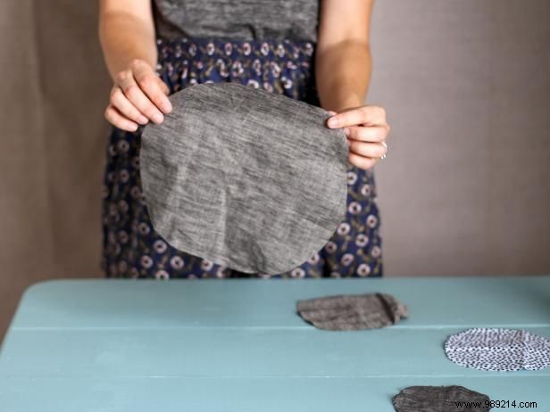 How to recycle an old desk using fabric