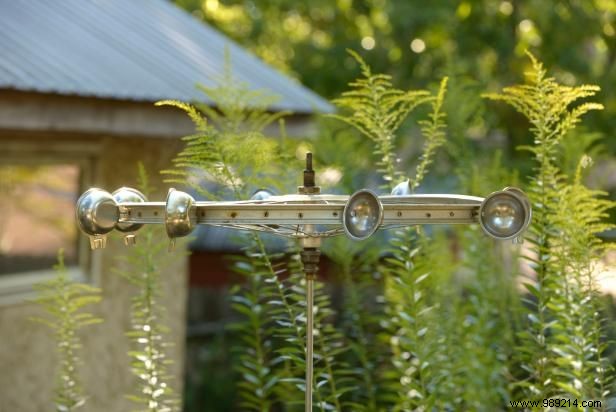 How to recycle an old bicycle wheel into a whirlpool