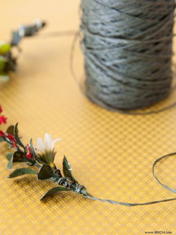 How to wrap a gift in Floral Garland