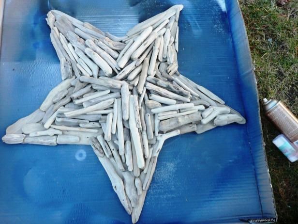 Make a Rustic Driftwood Star Decoration