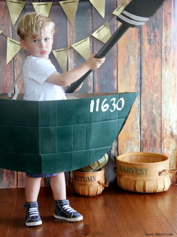 Make a Man-in-a-canoe Halloween costume