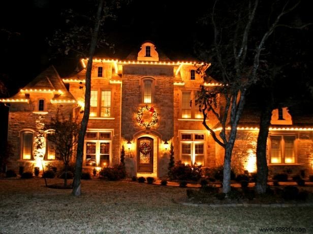 Our Favorite Holiday Light Displays from Rate My Space