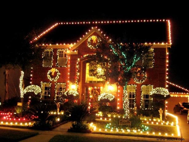 Our Favorite Holiday Light Displays from Rate My Space