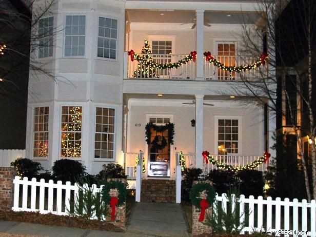 Our Favorite Holiday Light Displays from Rate My Space