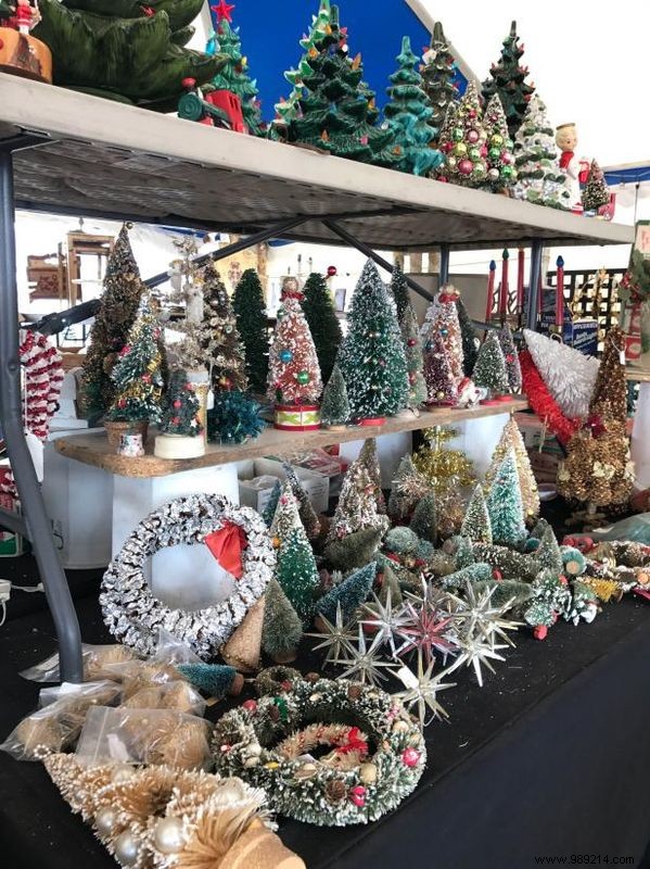 Pro tips for collecting vintage Christmas decorations