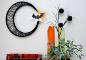 Spooky (and easy) Knitted Halloween Moon Wreath